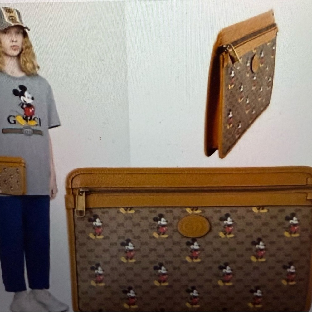 Gucci, new with tags in‎ original box, GG canvas, Mickey Mouse pouch clutch bag - Picture 12 of 12